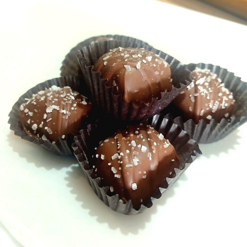 1 LB Chocolate Caramels Gift Box